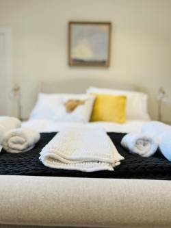 Deluxe Double Room with Shower15