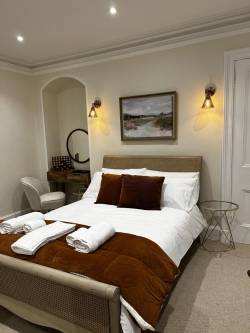 Deluxe Double Room with Shower1